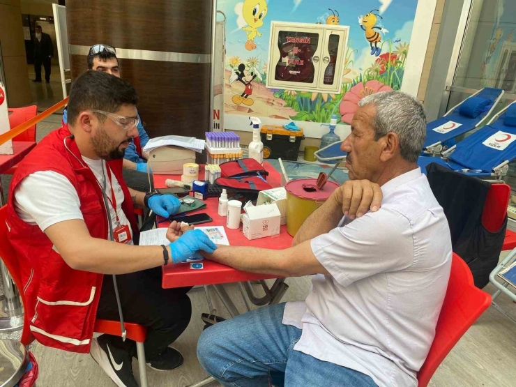 Hastanede Kan Bağış Kampanyası Düzenlendi