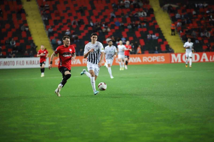 Trendyol Süper Lig: Gaziantep Fk: 2 - Kasımpaşa: 0 (ilk Yarı)