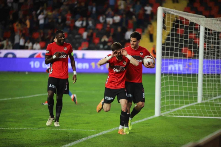 Trendyol Süper Lig: Gaziantep Fk: 2 - Kasımpaşa: 0 (ilk Yarı)