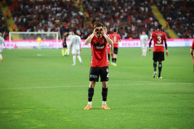 Trendyol Süper Lig: Gaziantep Fk: 2 - Kasımpaşa: 0 (ilk Yarı)