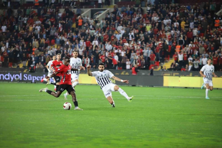 Trendyol Süper Lig: Gaziantep Fk: 2 - Kasımpaşa: 0 (ilk Yarı)