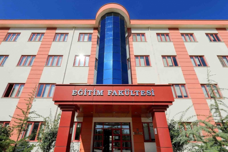 Gaün Eğitim Fakültesi Türkçe Öğretmenliği Lisans Programı Mesleki Yeterlilik Kurumu Tarafından Onaylandı
