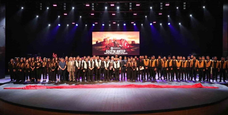 "gazi’m Antep” Konseri İzleyicileri Büyüledi