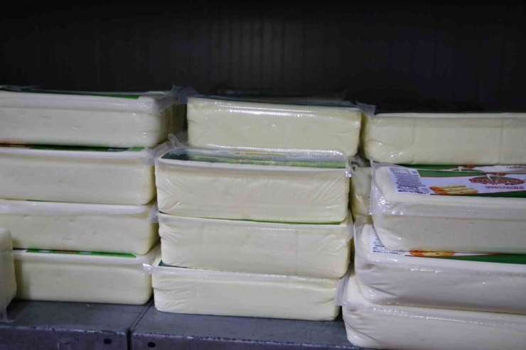 Şanlıurfa’da Markette Kaşar Peynir Hırsızlığı Kameraya Yansıdı