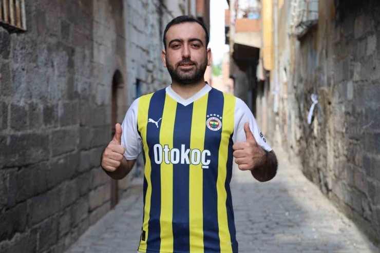 Diyarbakır’da Fenerbahçeli Taraftar, Icardi’nin ’sınır Dışı’ Edilmesi İçin Polise Şikayette Bulundu