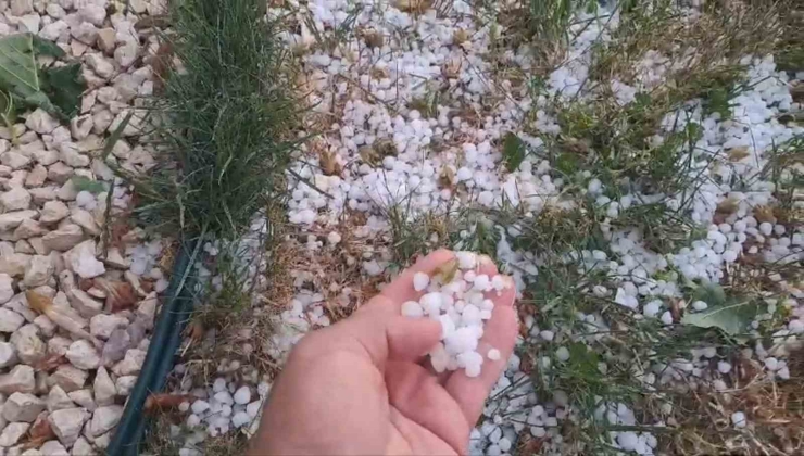 Diyarbakır’da Kısa Süreli Dolu Yağışı Etkili Oldu