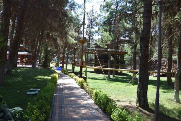 Gaziantepliler, Erikçe Macera Parkı’nda Sıra Dışı Etkinliklerle Keyifli Vakit Geçiriyor