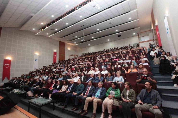 ‘dünyanın Geleceğinde Bizleri Neler Bekliyor’ Paneli Düzenlendi