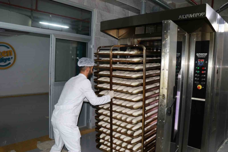 Haliliye Belediyesi Ürettiği Ekmekleri Sofralara Ulaştırıyor