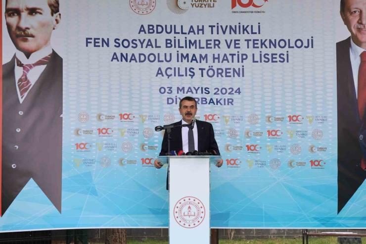 Bakan Tekin, 57 Bin Okulda Yıllık İnternet Maliyetinin 800 Milyon Civarında Olduğunu Açıkladı