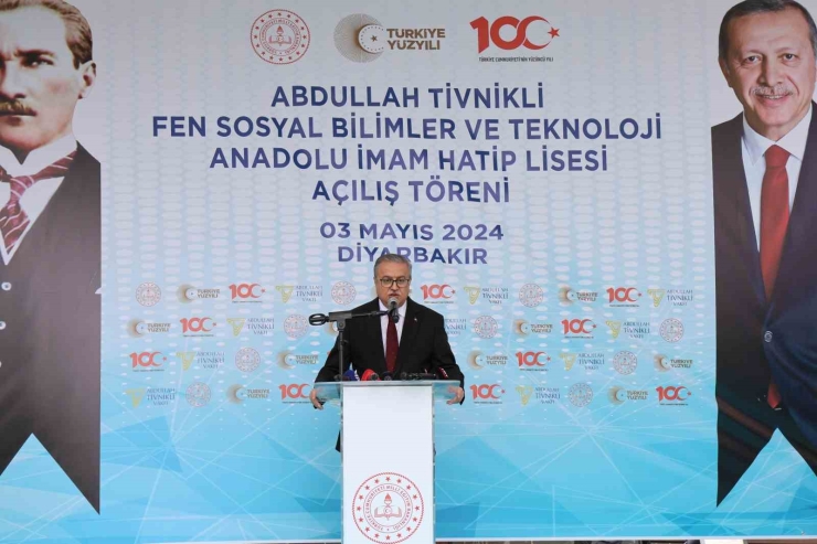 Bakan Tekin, 57 Bin Okulda Yıllık İnternet Maliyetinin 800 Milyon Civarında Olduğunu Açıkladı