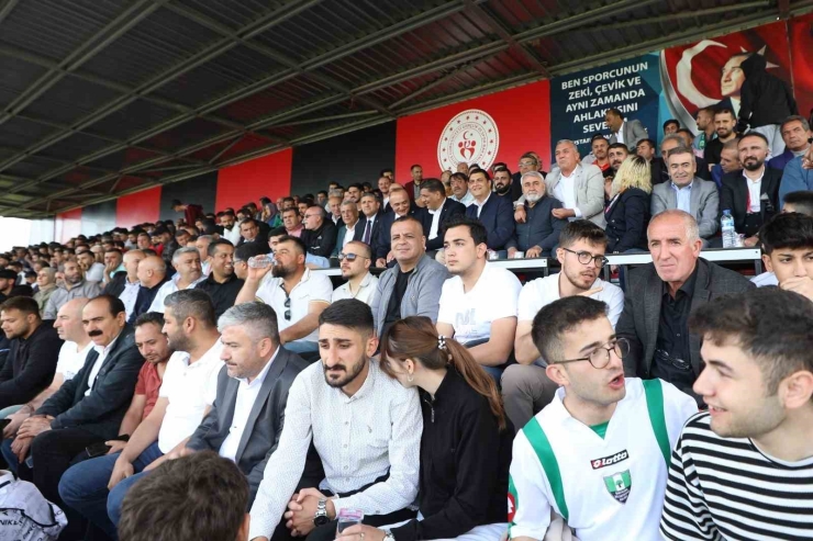 Şehitkamil Belediyespor, Kalespor’u 3-1 Yenerek Bal’a Yükseldi