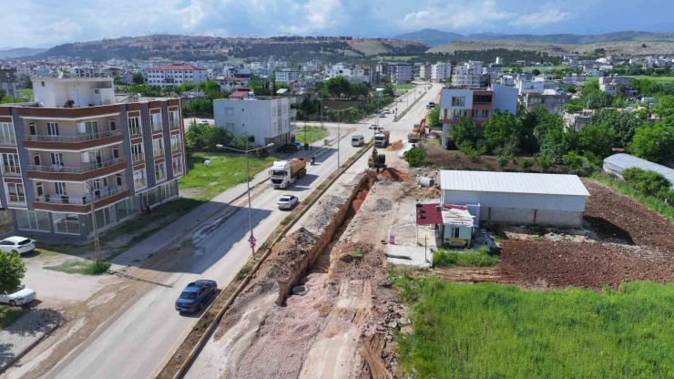 Kanalizasyon Ve Yağmur Suyu Menfez Çalışmaları Sürüyor