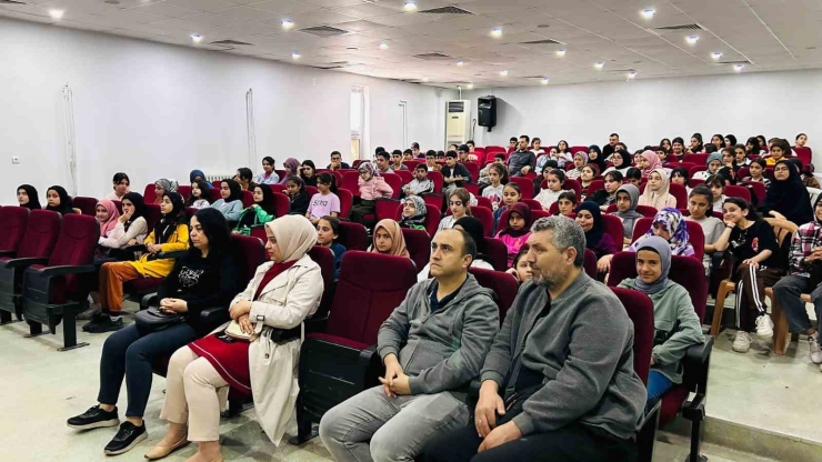 Düşük Bütçeli Aşiret Oyunu Öğrencilerden Beğeni Aldı