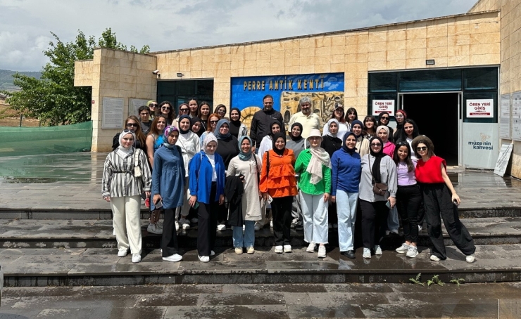 Üniversite Öğrencileri Adıyaman’ın Tarihi Alanlarını Gezdi