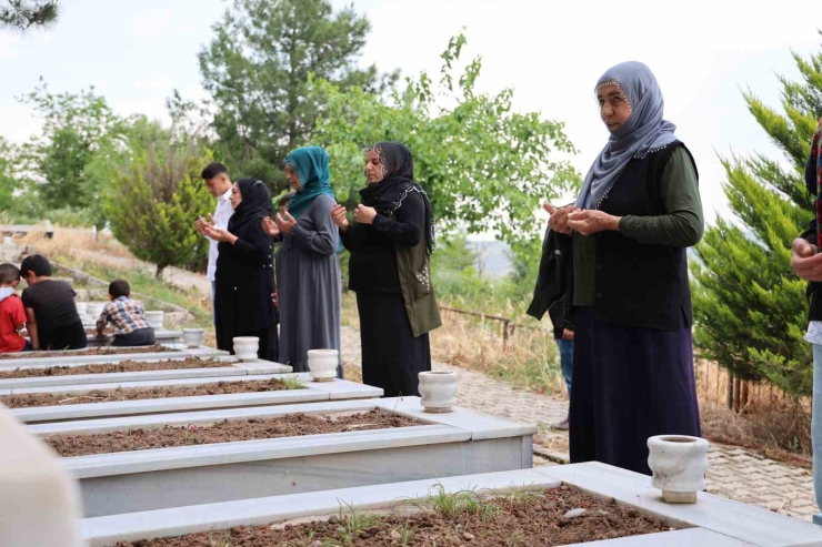 Anneler Günü, Dürümlü Şehitlerinin Yıldönümünde Ailelerinin Acısını Katladı