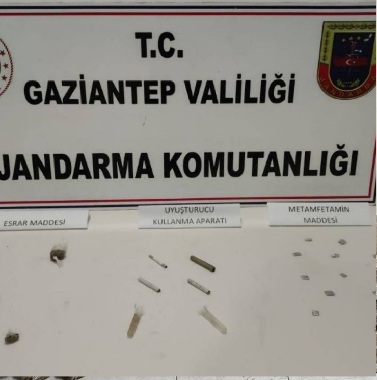 Jandarmadan Huzurlu Sokaklar Uygulaması: 128 Aranan Şahıs Yakalandı