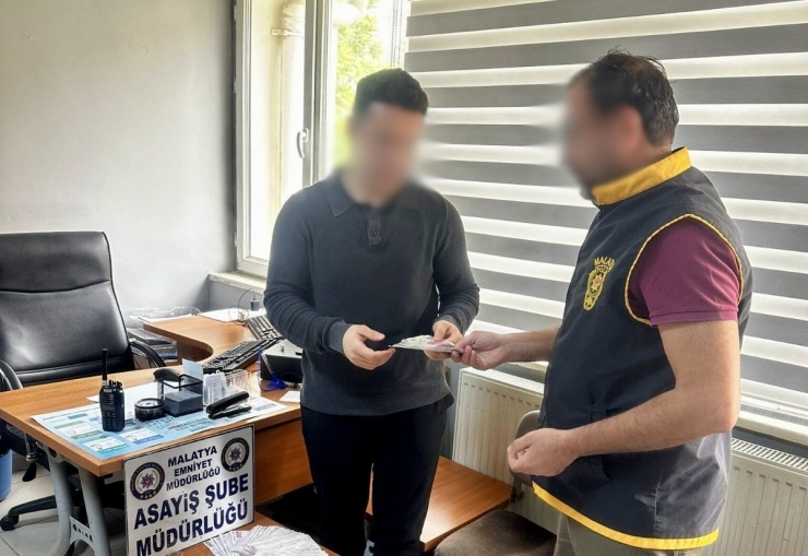 Polisin Son Anda Fark Etmesi 1 Milyon Tl’lik Dolandırıcılığı Önledi