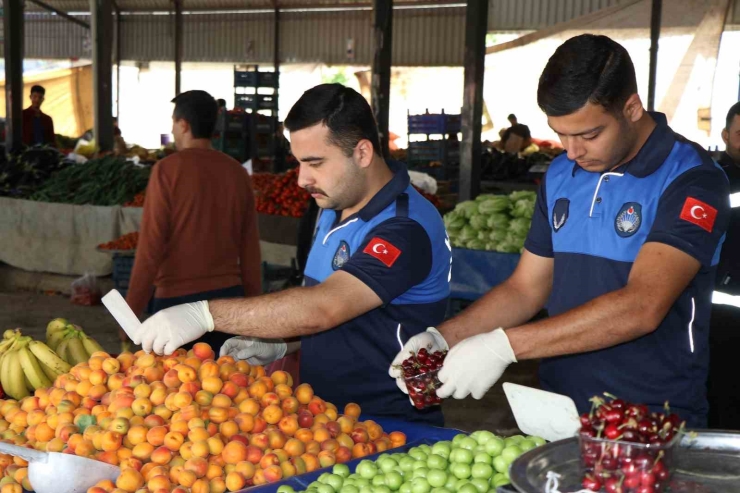 Zabıta Pazar Yerlerini Denetledi