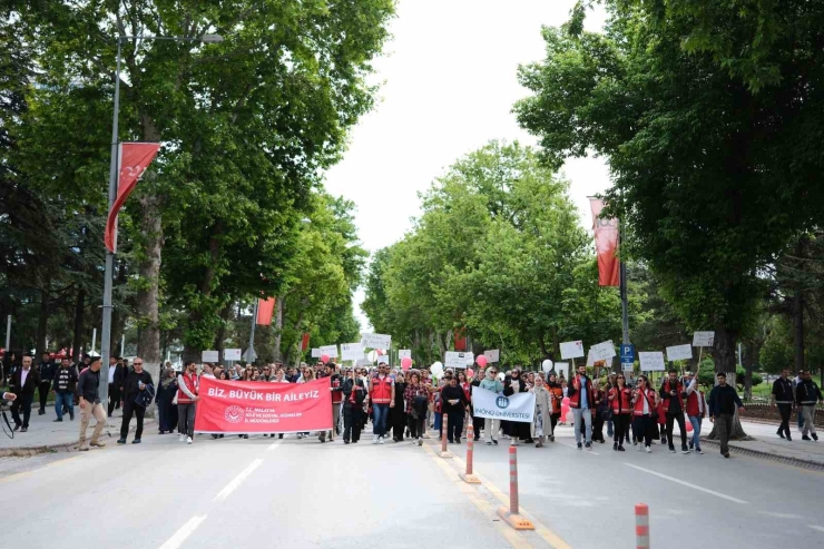 ‘ailemiz İstikbalimiz’ Temalı Kortej Yürüyüşü Gerçekleştirildi