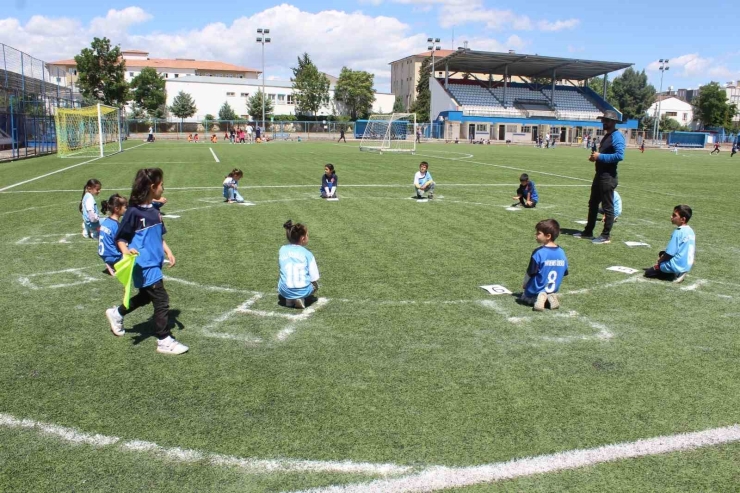 Adıyaman’da Geleneksel Çocuk Oyunlarına Yoğun İlgi