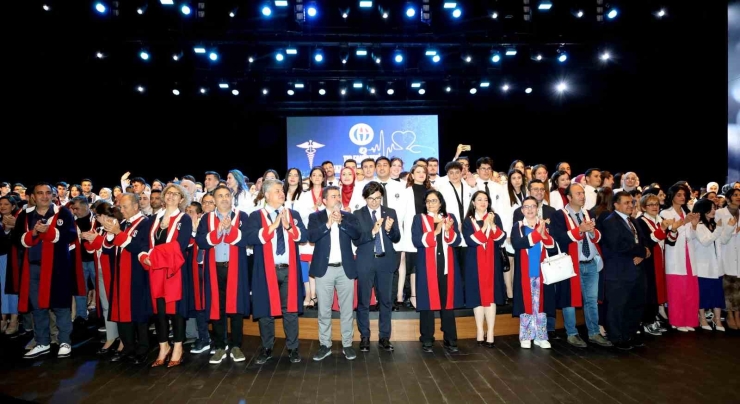 Gaün Tıp Fakültesi Öğrencileri Beyaz Önlüklerini Gururla Giydi