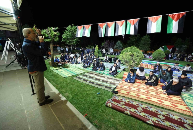 Gibtü Öğrencilerinden Gazze’ye Destek İçin "çadır Nöbeti"