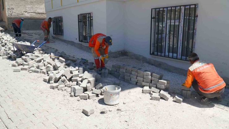 Şehir Merkezindeki Yollar Yenileniyor