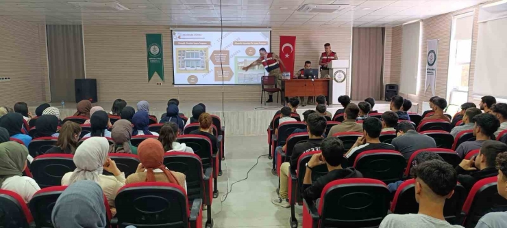 Dicle’de Lise Öğrencilerine Jandarma Ve Sahil Güvenlik Akademisi Tanıtımı Yapıldı