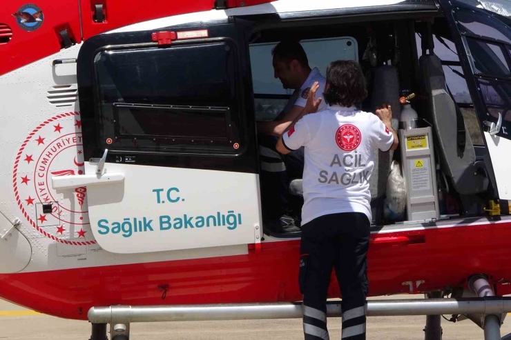 Diyarbakır’da Ambulans Helikopter, Kaynar Süt Kazanına Düşen Çocuk İçin Havalandı