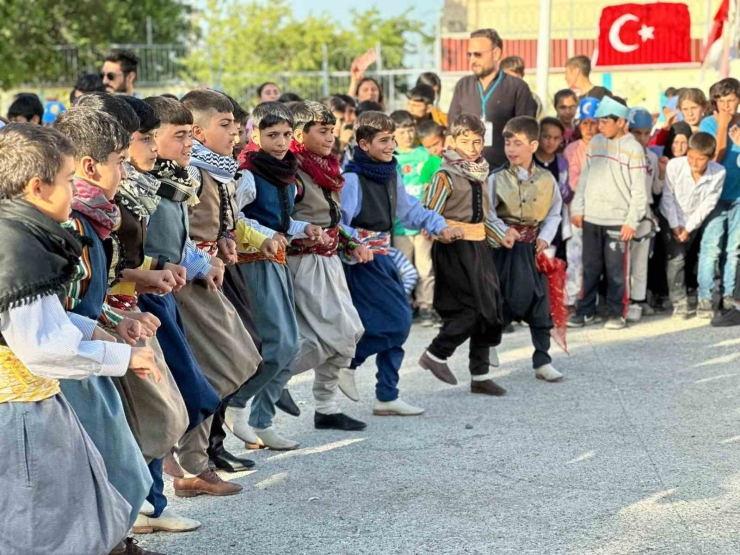 Köy Okulundaki Öğrenciler ‘gökyüzü Gözlem Ve Bilim Şenliği’ Etkinliğinde Buluştu