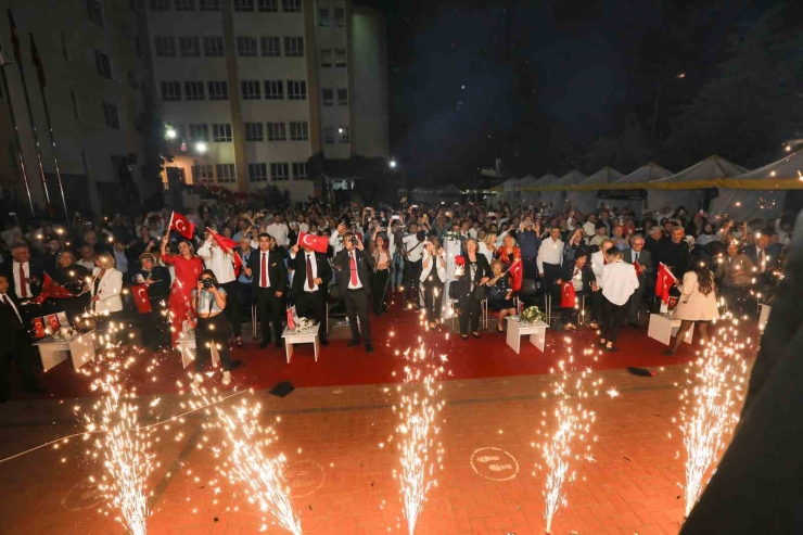 Gkv Özel Liseleri 60. Yıl Mezunlarını Uğurladı