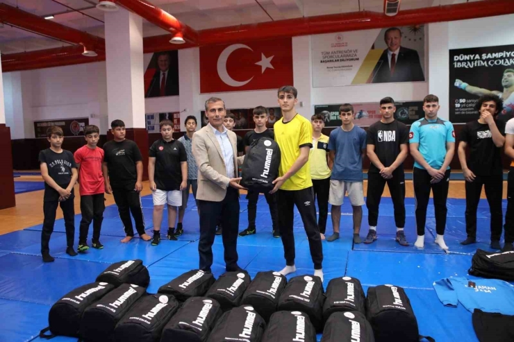 Gündüzlü Sporcu Eğitim Merkezine Malzeme Desteği