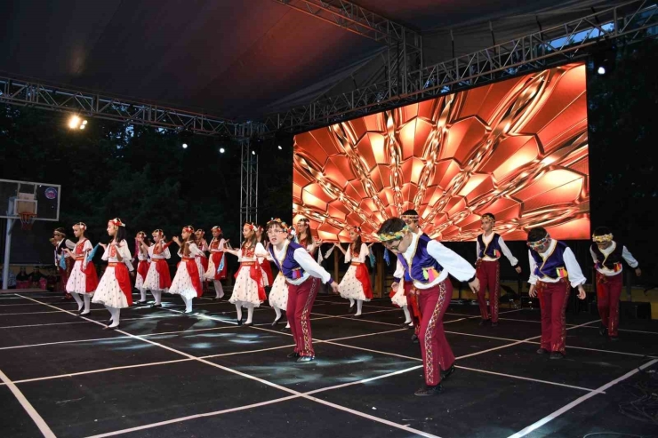 Gaziantep Kolej Vakfı Öğrencilerinden Dans Şöleni