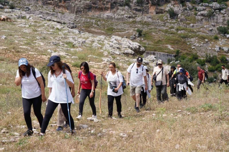 Siverek’in Doğa Harikası Takoran Vadisi’nde Doğa Yürüyüşü Yapıldı