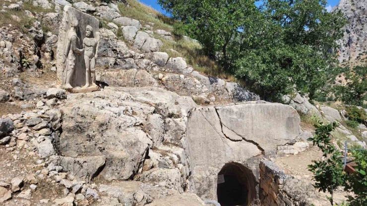 Kral 1. Antiochos’un Arsemia Antik Kenti’ndeki Yazlık Sarayında Kazı Çalışması Başladı