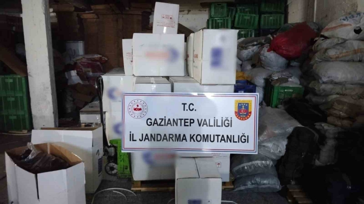 Gaziantep’te 2 Milyon 670 Bin Tl Değerinde Sahte Terlik Ele Geçirildi