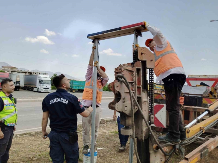 Gaziantep Jandarma Çakarlı Tepe Lambası İle Kazaları Azaltmayı Hedefliyor