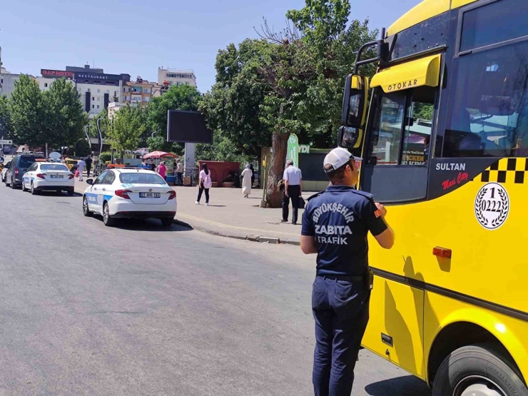 Büyükşehir Zabıtasından Toplu Taşıma Araçlarında Klima Denetimi