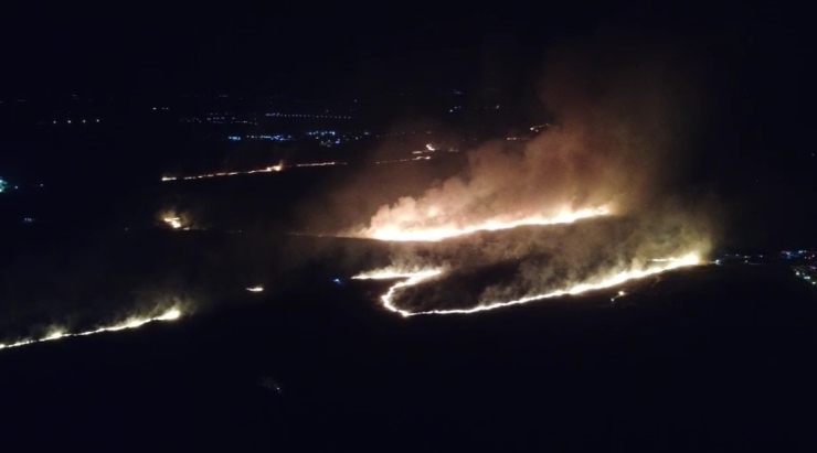 Gaziantep’teki Mera Ve Anız Yangını Kısmen Kontrol Altına Alındı