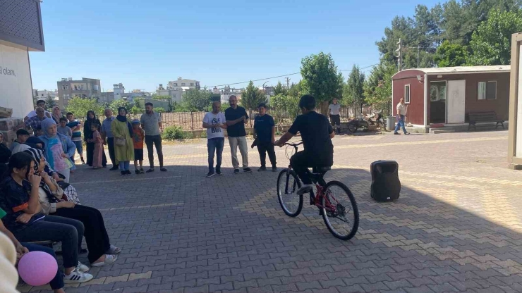 Yetim Öğrencilere Bisiklet Dağıtımı Yapıldı