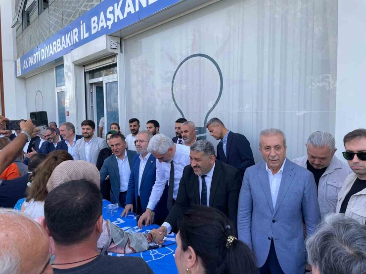 Diyarbakır’da Ak Parti’liler Bayramlaştı