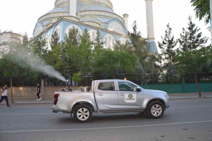 Diyarbakır’da İlaçlama Çalışmaları Aralıksız Devam Ediyor