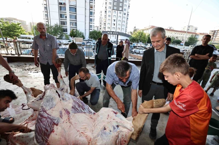 Tahmazoğlu Kurban Kesim Alanlarını Ziyaret Etti