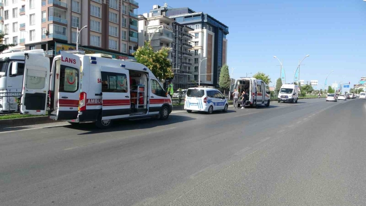 Malatya’da İki Araç Çarpıştı: 5 Yaralı