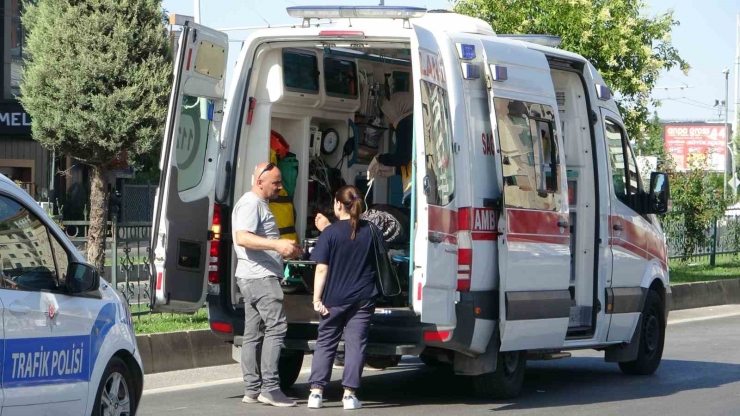 Malatya’da İki Araç Çarpıştı: 5 Yaralı