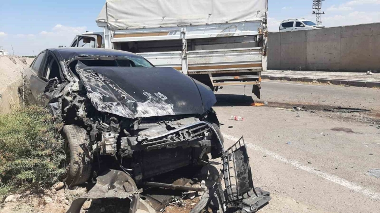 Diyarbakır’da Otomobil İle Kamyonet Çarpıştı: 5 Yaralı