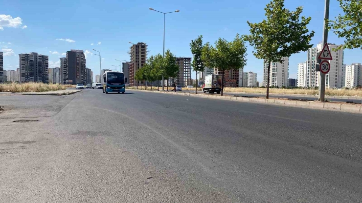 Diyarbakır’da 1 Kişinin Öldüğü Feci Kaza Güvenlik Kamerasına Yansıdı