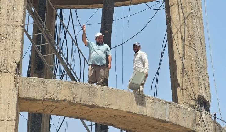 İşten Çıkarılan Belediye Çalışanları Su Kulesine Çıktı