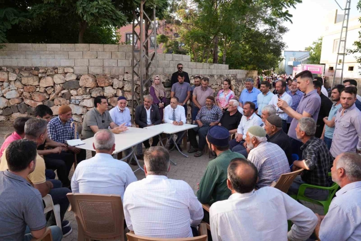 Yılmaz, İhtiyaç Sahiplerine Gıda Yardımını Kendi Elleriyle Yaptı